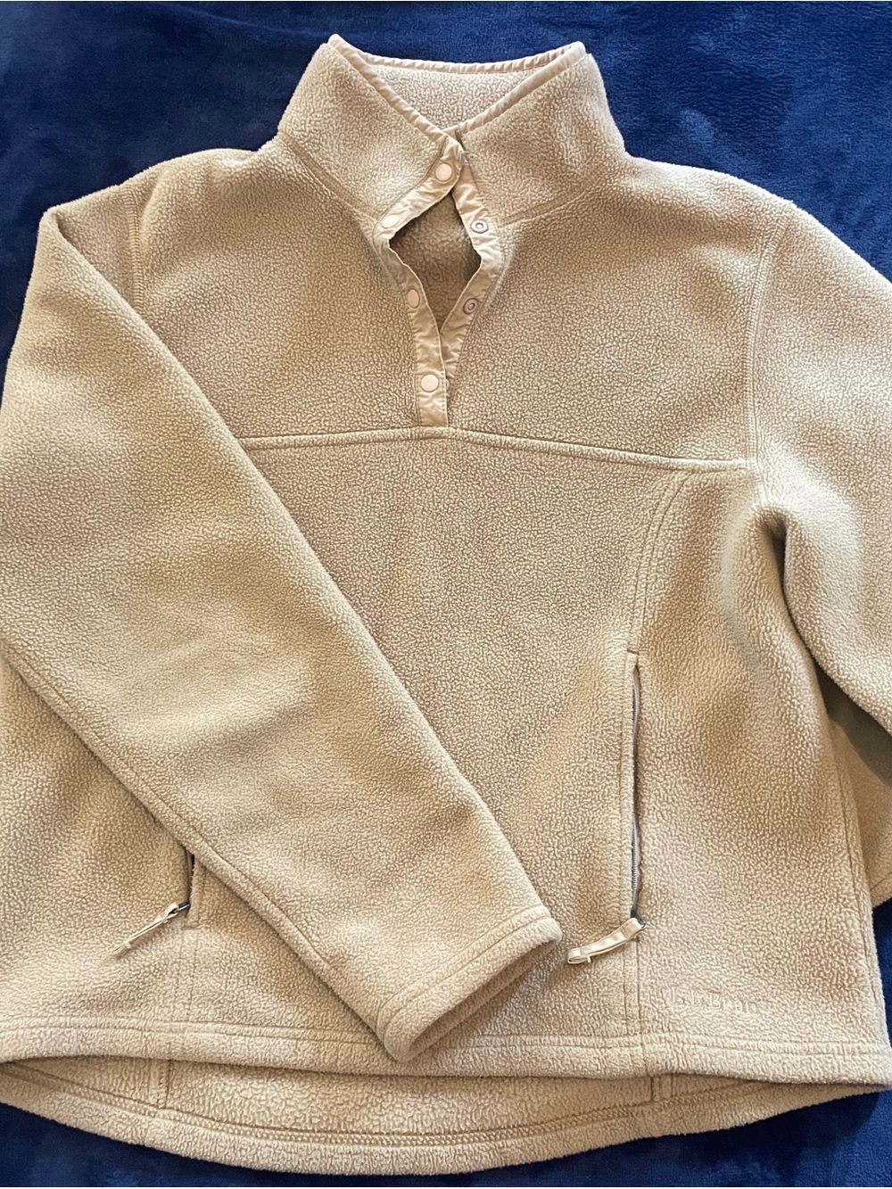 L.L. Bean Tan Sherpa Fleece with Green Logo Tag women’s M